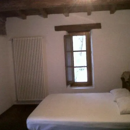 Centro Trekking A Cavallo Monte Brugiana Country house *