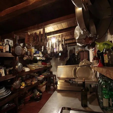 Country house Centro Trekking A Cavallo Monte Brugiana *
